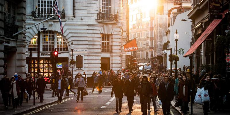 生物仿制药的研发壁垒与市场准入策略：从营养补充到健康解决方案的跨越