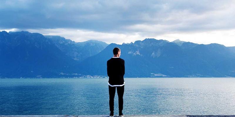 生物矿化技术：从营养补充到仿生材料，生物科技如何重塑建筑与医疗未来